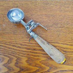 Ice Cream Scoop Wood Handle Indestructo Vintage